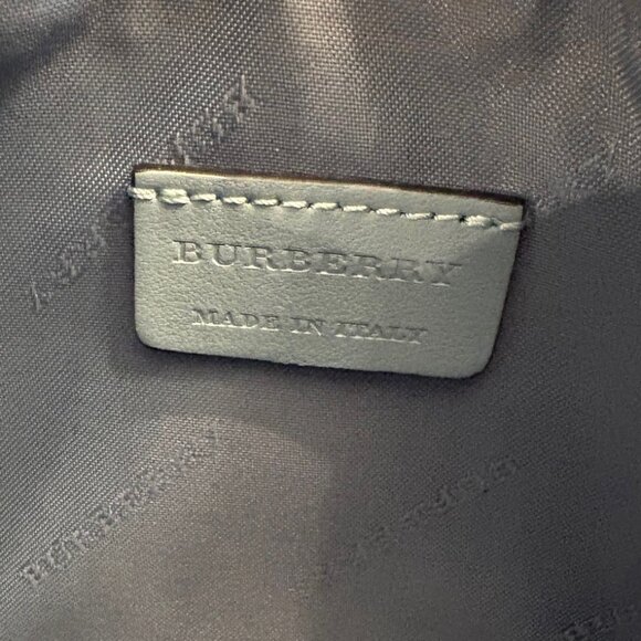 Burberry Flower Cosmetic Pouch - AUTHENTIC, RARE, EXCELLENT CONDITION - Picture 4 of 7